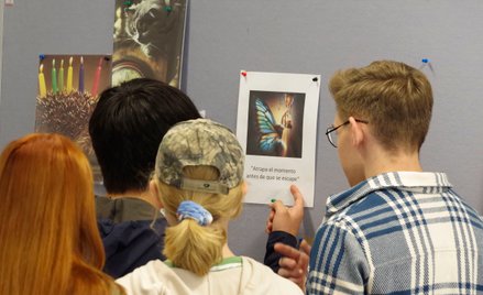 – Wydałam ChatGPT polecenie, żeby stworzył dla licealistów scenariusz gry typu escape room – opowiad