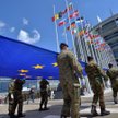 Żołnierze Eurokorpusu wprowadzają flagę UE do Parlamentu Europejskiego na inauguracyjne posiedzenie 
