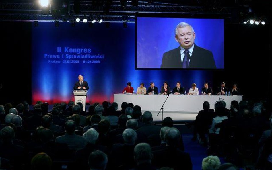 Kaczyński: Pokój, a nie wojna. Tusk: zwyciężyliśmy