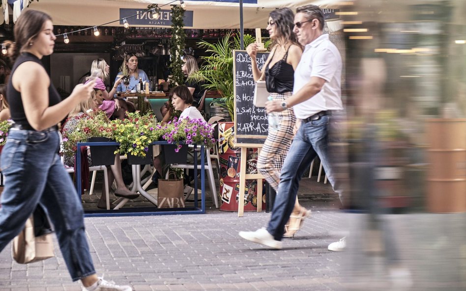 Spadek siły nabywczej może przełożyć się na ograniczenie wydatków na usługi gastronomiczne. Fot. Bar