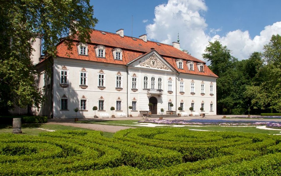 Nieborów zasłynął swoim barokowym ogrodem.