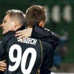 Artur Sobiech w objęciach trenera Jacka Zielińskiego