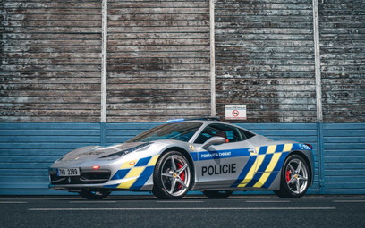 Jak w Dubaju. Czeska policja będzie patrolować drogi w Ferrari