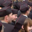 Jesień to okres poszukiwania pracy przez absolwentów uczelni wyższych.