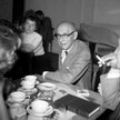 Antoni Słonimski w kawiarni „Czytelnika”, 1959: jeden mistrz, dwie kawiarnie, dwie epoki