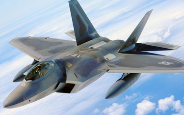 F-22 Raptor Lockheeda Martina, jedyny typ myśliwca piątej generacji na świecie. Lotnisko w Łasku ma 