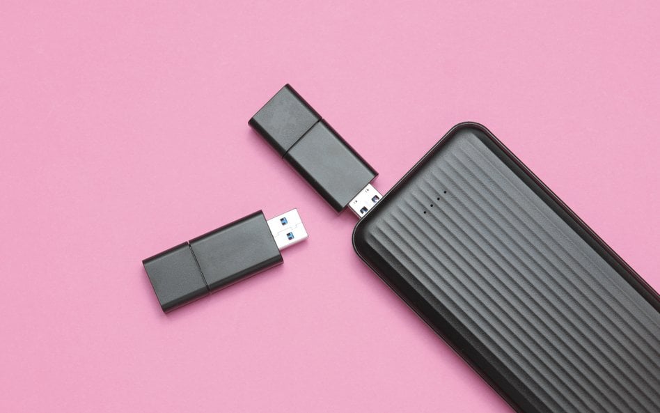 Zgubiony pendrive z danymi klientów może kosztować firmę krocie