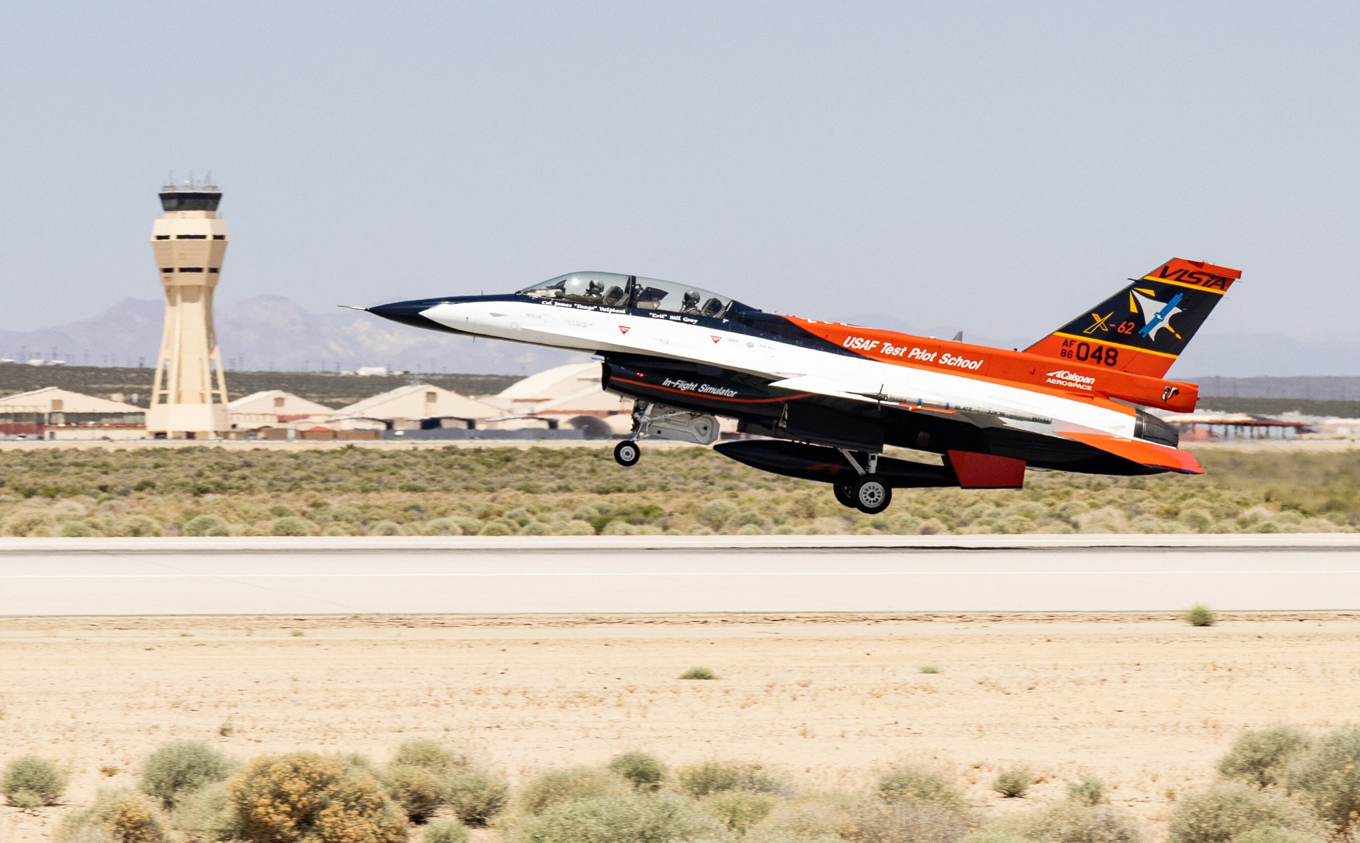 Lockheed Martin X-62 VISTA Executes First Sensor-Driven AI Intercepts