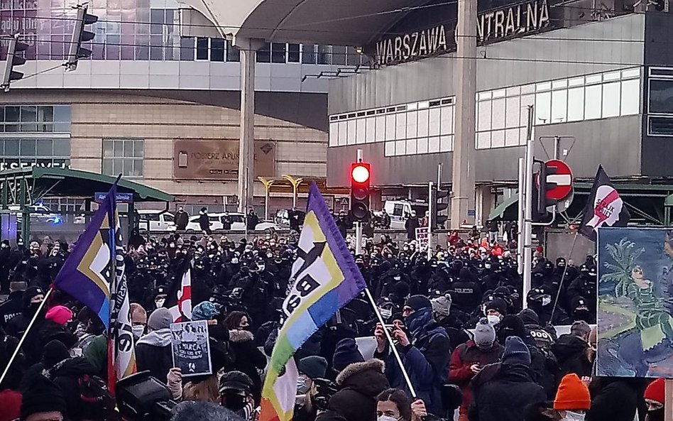 Manifestacje w Dzień Kobiet. "Bez żadnych kompromisów"