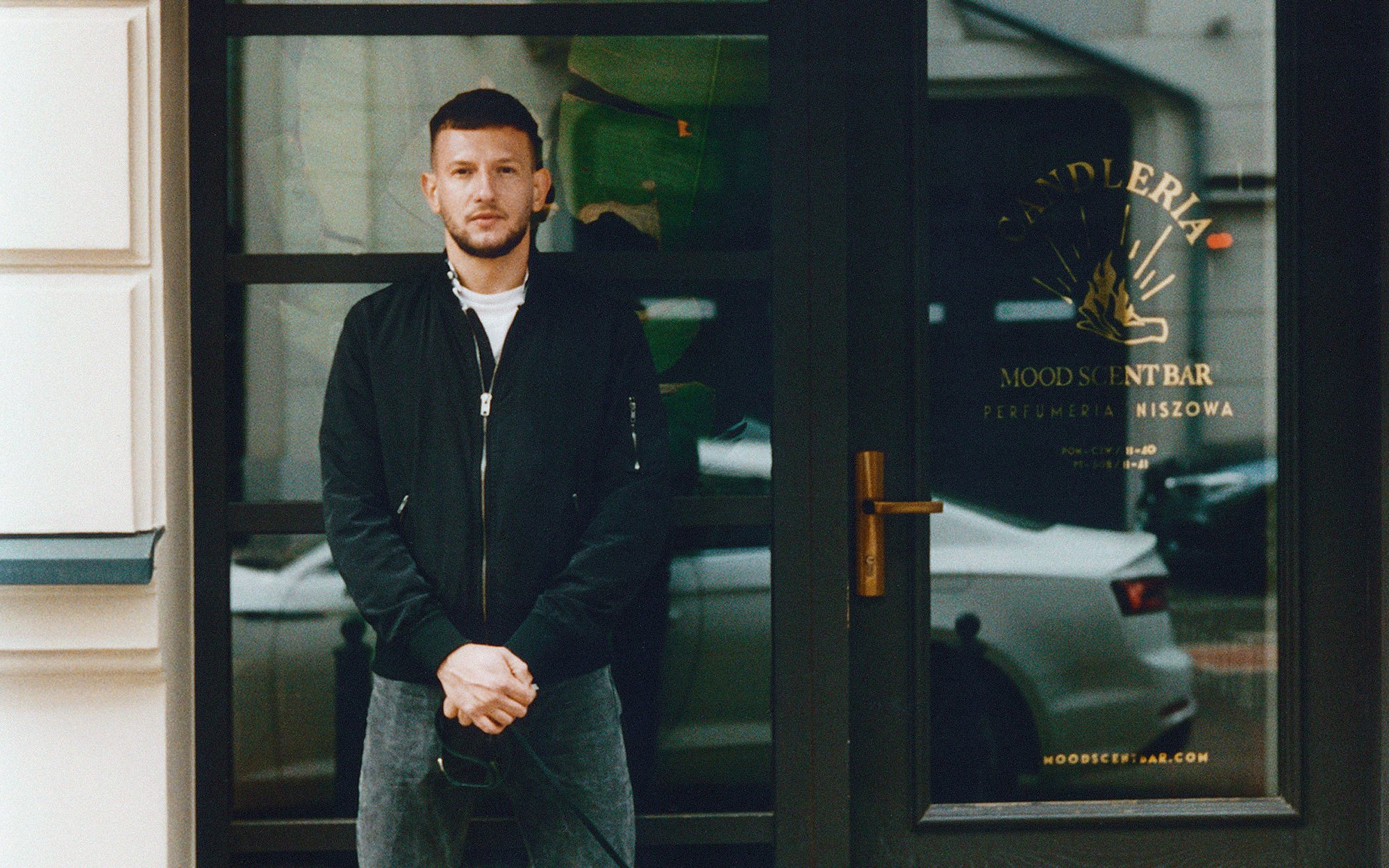 Pokochaliśmy perfumy niszowe. „Można kupić zapach skrzydełek z KFC albo mebli”