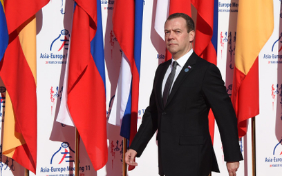 Miedwiediew domaga się "przywrócenia porządku" z zagranicznymi agentami