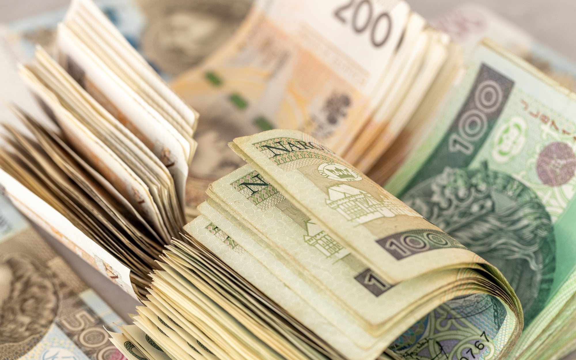 1625 zł albo 1800 zł z ZUS. Trzynasta emerytura "na rękę". 10 kwietnia kolejne przelewy.