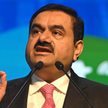 Gautam Adani, indyjski miliarder, właściciel Adani Group, musi się ostatnio tłumaczyć z bardzo poważ
