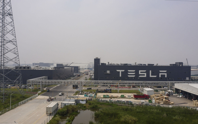 Pracownicy Tesli w Szanghaju apelują do Elona Muska o cofnięcie cięć premii