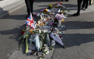 Londyn: Muzułmanie zbierają na ofiary ataku