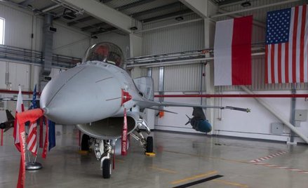 Do bazy w Łasku amerykańskie samoloty (na zdjęciu F-16) przylatują regularnie od trzech lat. Obecnie
