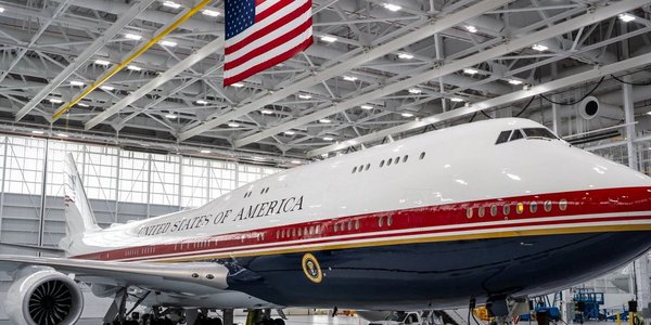 Dziennikarze „New York Timesa" wezwani do sądu za materiały o Air Force One