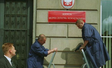 Platforma wymienia szefów w ABW