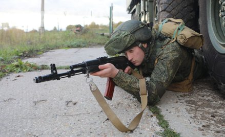 Rosyjski żołnierz podczas ćwiczeń (fot. ilustracyjna)