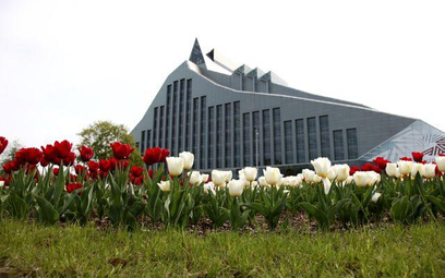 Ryga. Gmach Łotewskiej Biblioteki Narodowej - tu odbędzie się spotkanie przywódców UE