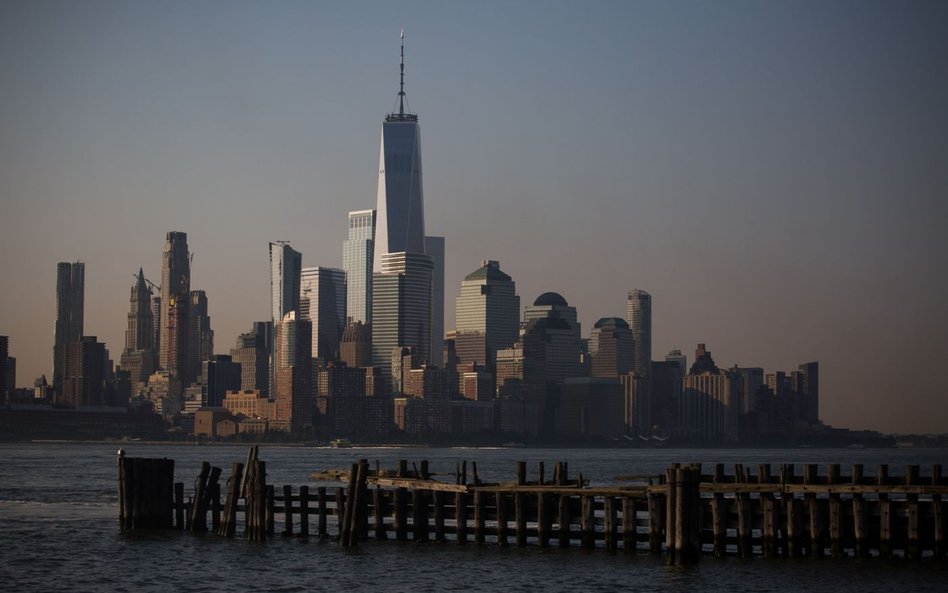 Rzeka Hudson i widok nowojorskiego Manhattanu