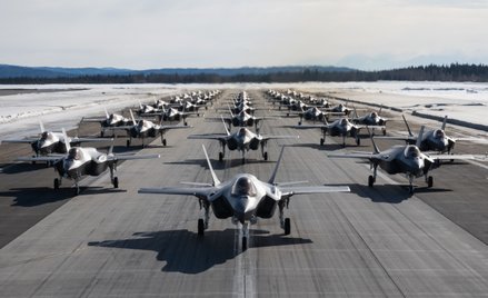 Świat się coraz mocniej zbroi. Rosyjska zbrojeniówka w stagnacji