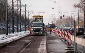 Frezowanie jedni w Alei Waszyngtona rozpoczęte w poniedziałowy poranek potrwa do wczesnego ranka w c