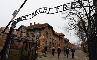 Szymon Topa, Lech Obara: Niech Niemcy nie decydują o krzywdzie byłych więźniów Auschwitz