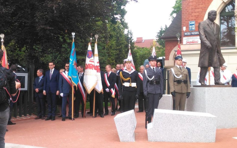 W Szczecinie odsłonięto pomnik Lecha Kaczyńskiego