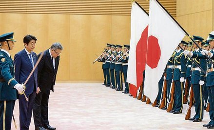 Podczas wyjazdu do Japonii doszło do kolejnych wpadek Bronisława Komorowskiego