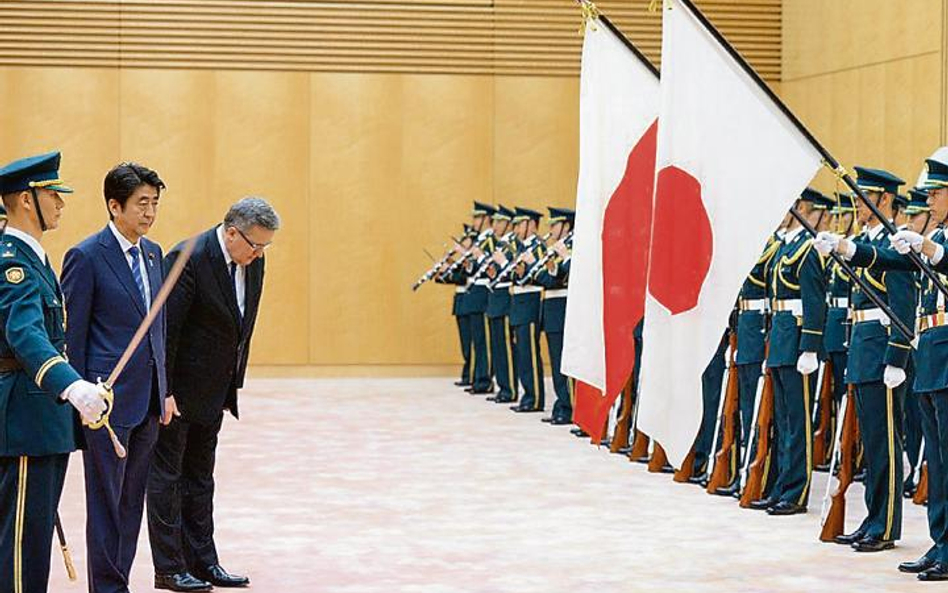 Podczas wyjazdu do Japonii doszło do kolejnych wpadek Bronisława Komorowskiego