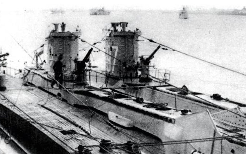 Okrety podwodne ORP „Wilk”, „Dzik” i „Sokół” w śródziemnomorskim porcie, 1943 r.