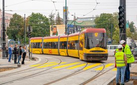 Zainstalowano już sygnalizację dla tramwajów skręcających w Niepodległości i jadących dalej prosto R