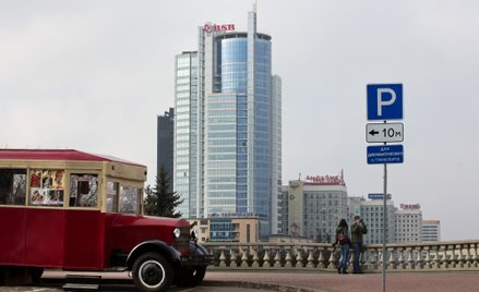 Ekspert o białoruskiej rzeczywistości gospodarczej. „O 1 tys. dol. pensji mogą pomarzyć”