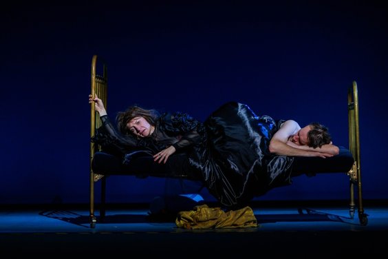 Martyna Krzysztofik w spektaklu "Ulisses"