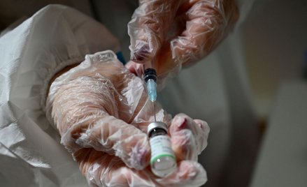 Koronawirus. Czy chińska szczepionka chroni przed wariantami koronawirusa?