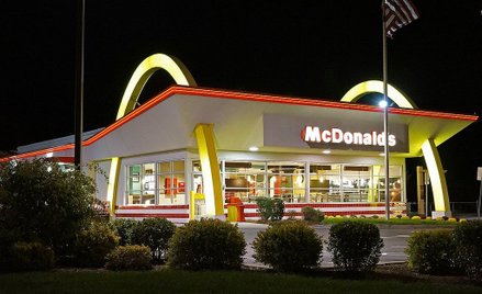 McDonald's odwróci logo z okazji Dnia Kobiet