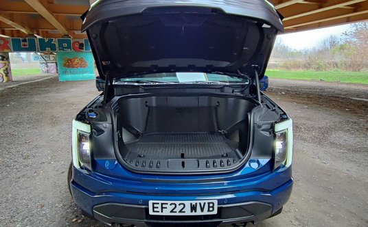 Bagażnik z przodu ma 400 litrów pojemności