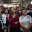 Katarzyna Piekarska (w środku) wyglądała na bliską płaczu