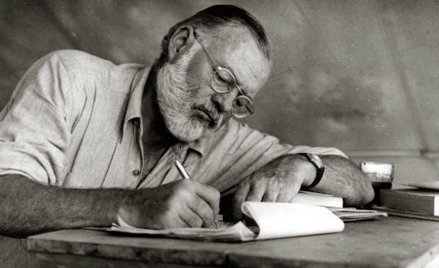 „Komu bije dzwon” Ernersta Hemingway'a znalazlo się na liście lektur zakazanych