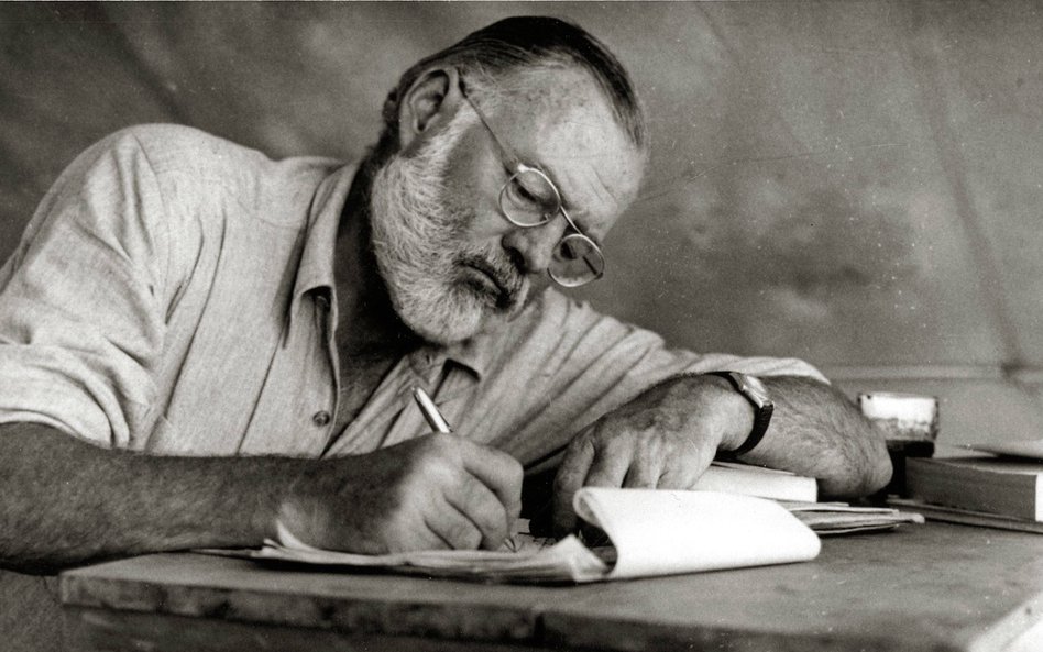 „Komu bije dzwon” Ernersta Hemingway'a znalazlo się na liście lektur zakazanych