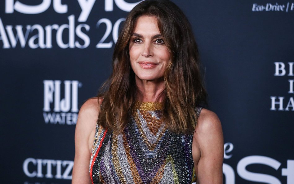 W niedawnym wywiadzie dla BBC Cindy Crawford opowiedziała o swoim ewoluującym podejściu do piękna i 