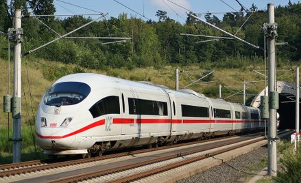 DB rozważa rezygnację z papierowych biletów