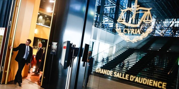 Odejście z Kościoła nie jest wystarczającym powodem do zwolnienia. Firmy muszą przejrzeć swoje polityki kadrowe