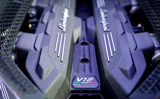 Lamborghini Revuelto