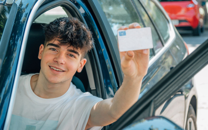 PiS kusi młodych: darmowy kurs prawa jazdy dla każdego 18-latka