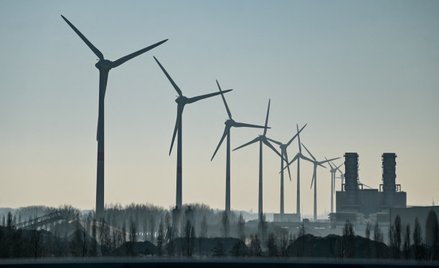 Przemysł wytwórczy pozostaje daleko w tyle za energetyką w procesie dekarbonizacji