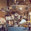 Pioneer 10 podczas montażu. Sondę tę wystrzelono 3 marca 1972 r. Miała zbadać Jowisza. Po wykonaniu 
