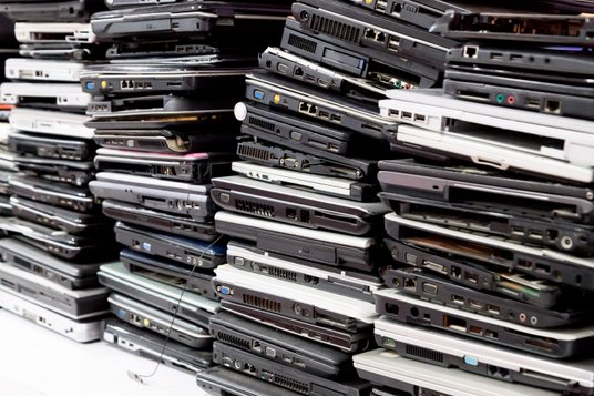 Emisja dwutlenku węgla z urządzeń elektronicznych i ich odpadów tylko w latach 2014–2020 urosła o 53