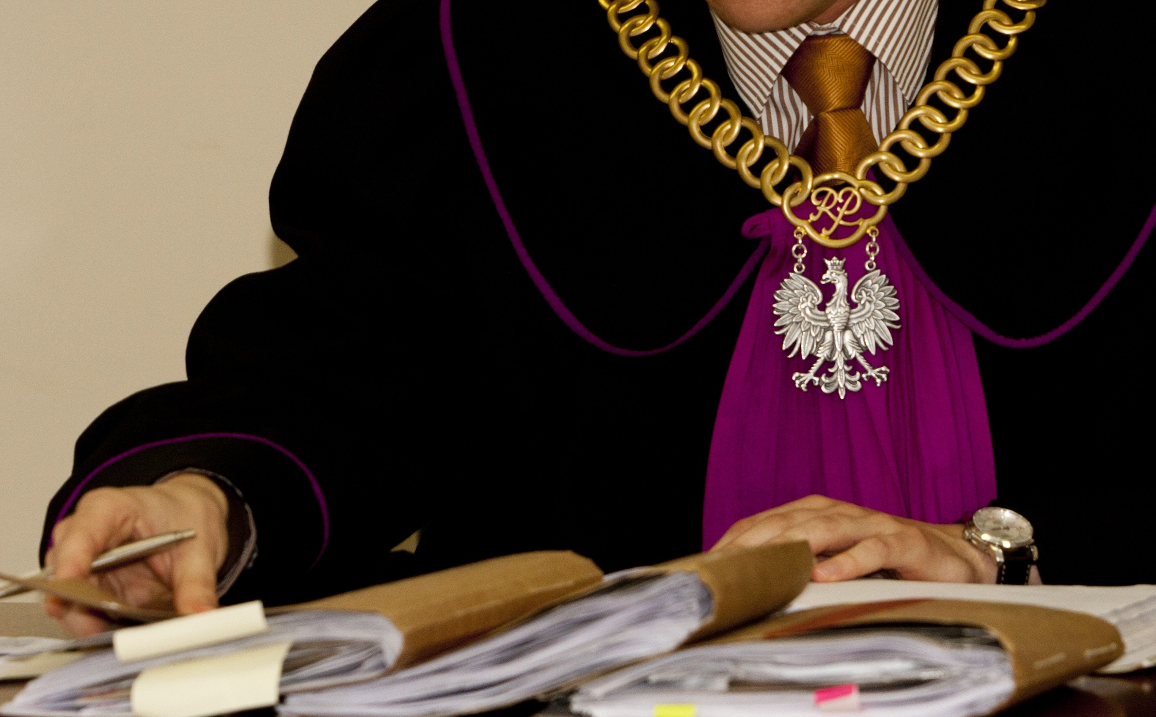 Sędzia Jakub Iwaniec wjechał w drzewo pod wpływem alkoholu? Jego adwokat zaprzecza